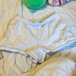 TNA cozy fleece perfect hi-rise 3in sweatshort size medium